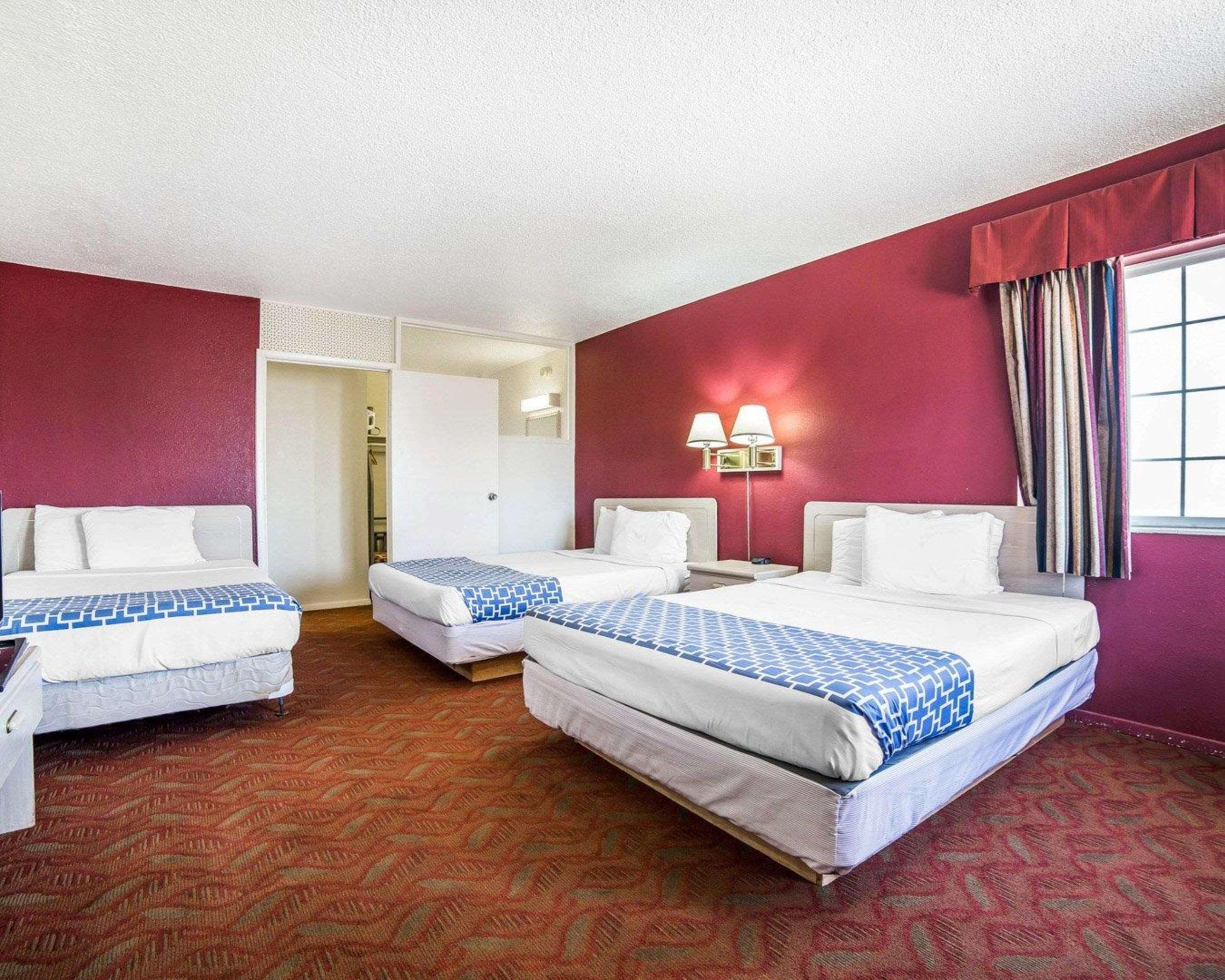 Econo Lodge Fallon Naval Air Station Area Exterior foto