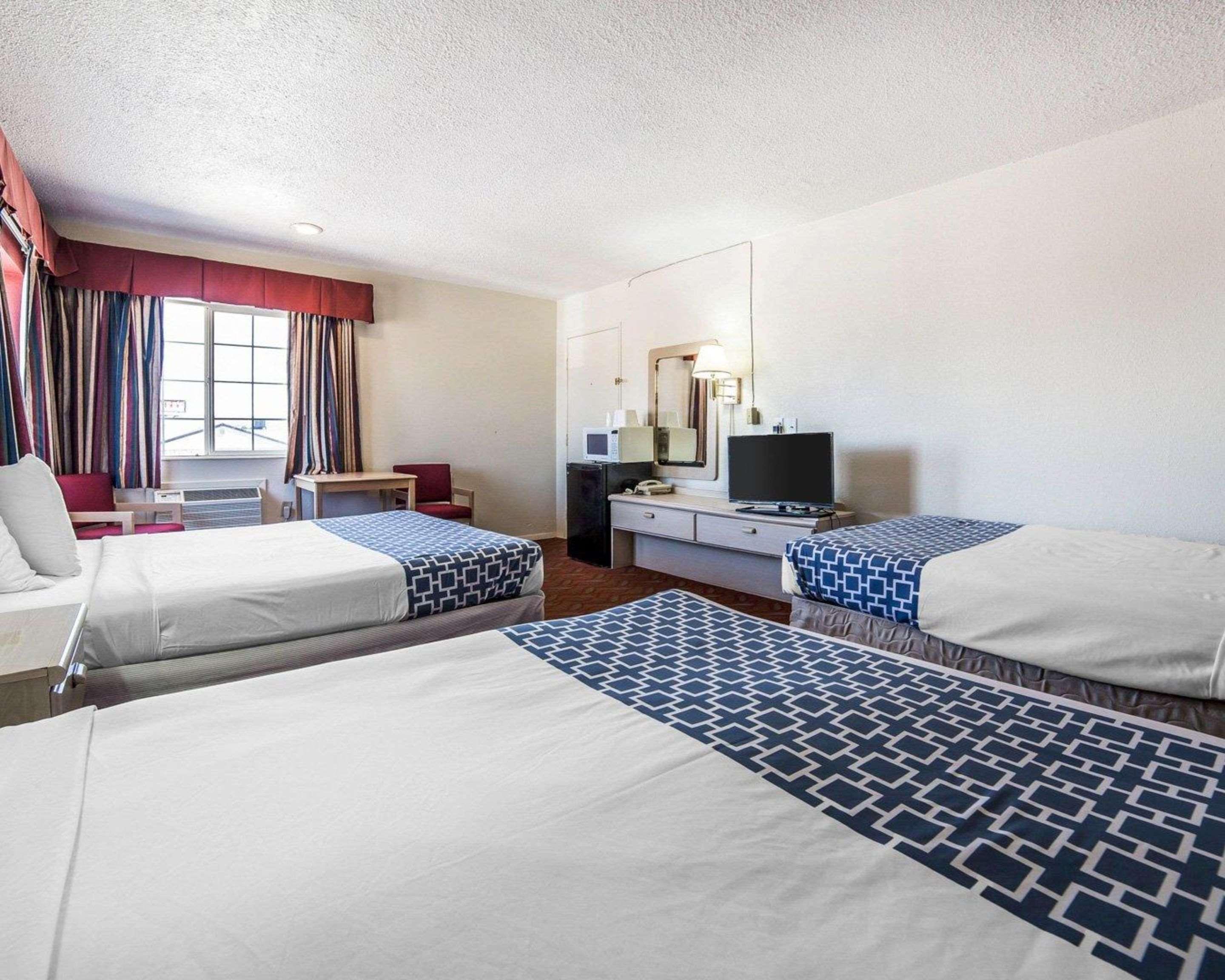 Econo Lodge Fallon Naval Air Station Area Exterior foto