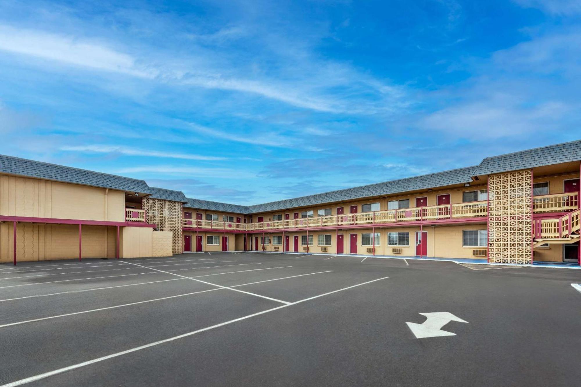 Econo Lodge Fallon Naval Air Station Area Exterior foto